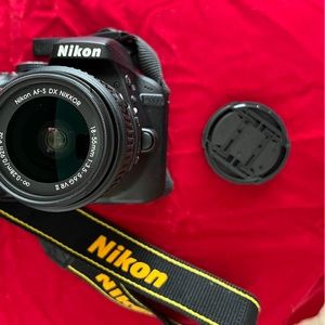 Nikon D3300 Brand New with Bag